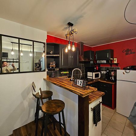 "Studio Cinema" Auxerre Bagian luar foto
