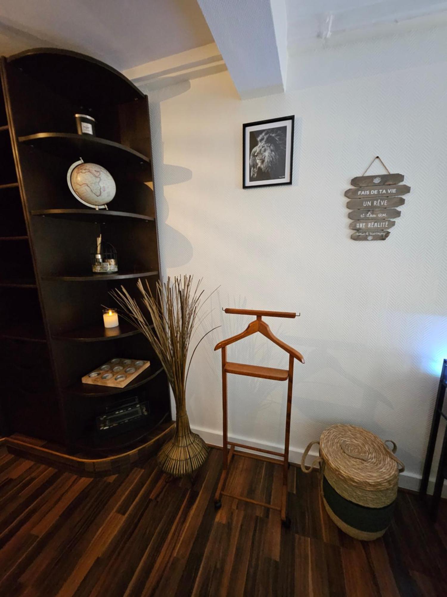 "Studio Cinema" Auxerre Bagian luar foto